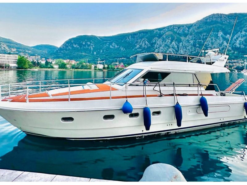 Ferretti 39